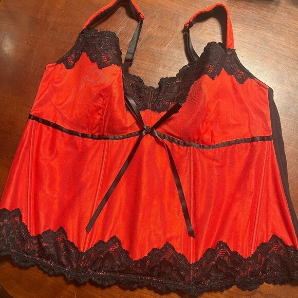Lane Bryant Cacique Intimates 26/28 Red & Black Corset Wide Straps Sexy Feminine - Picture 1 of 5